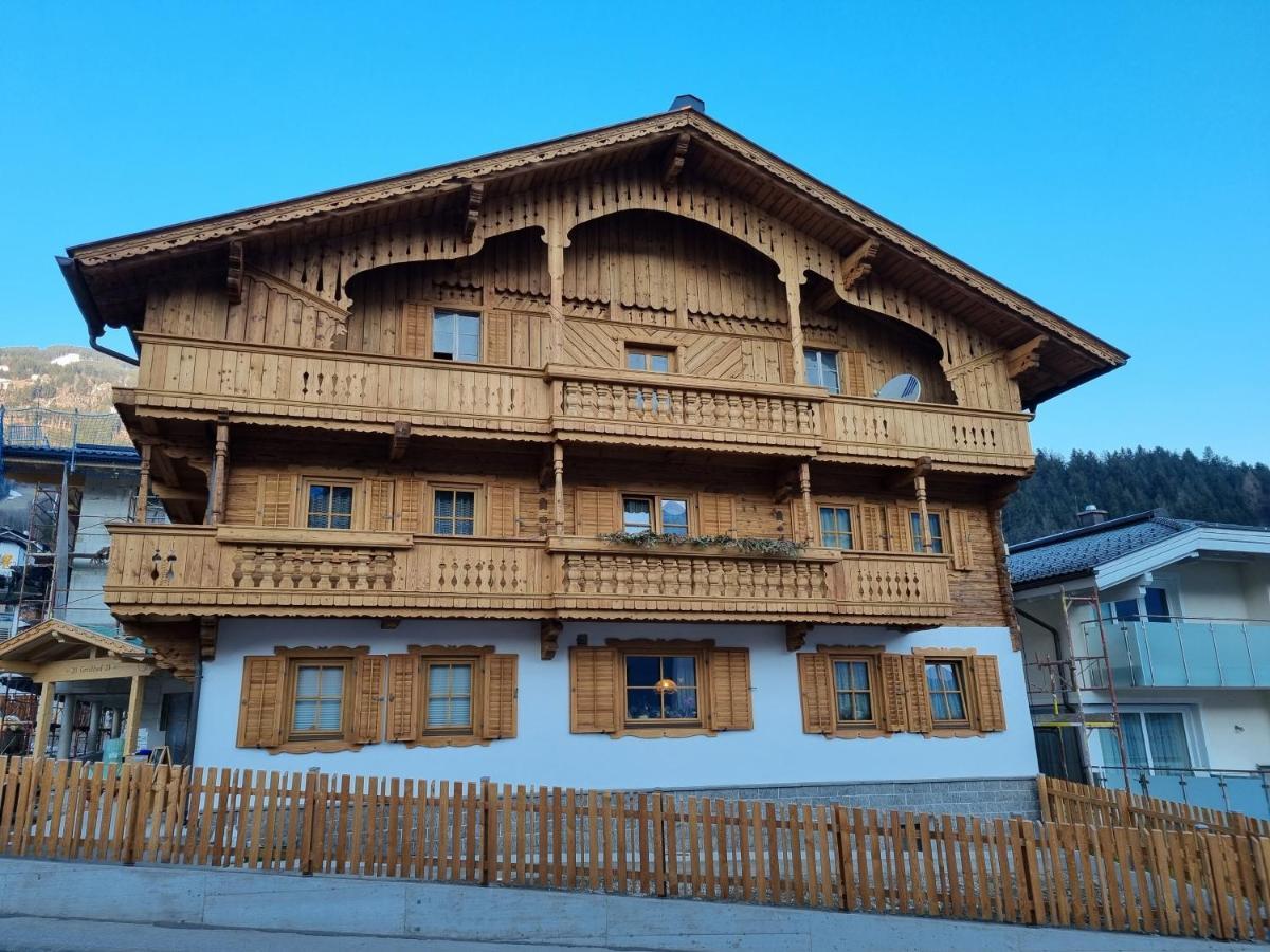 Greidlhof Alpstyle Apartments Fuegen Exterior photo