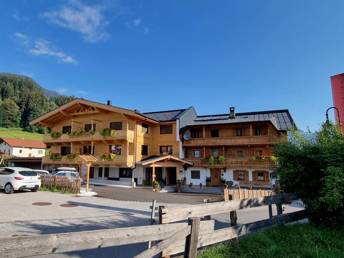 Greidlhof Alpstyle Apartments Fuegen Exterior photo