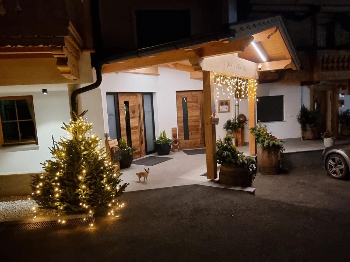 Greidlhof Alpstyle Apartments Fuegen Exterior photo